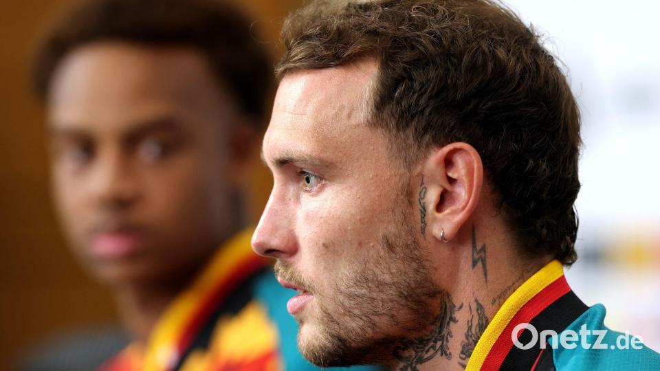 David Raum beschreibt die Freizeitaktivitäten im DFB-Quartier. Bild: Jan Woitas/dpa