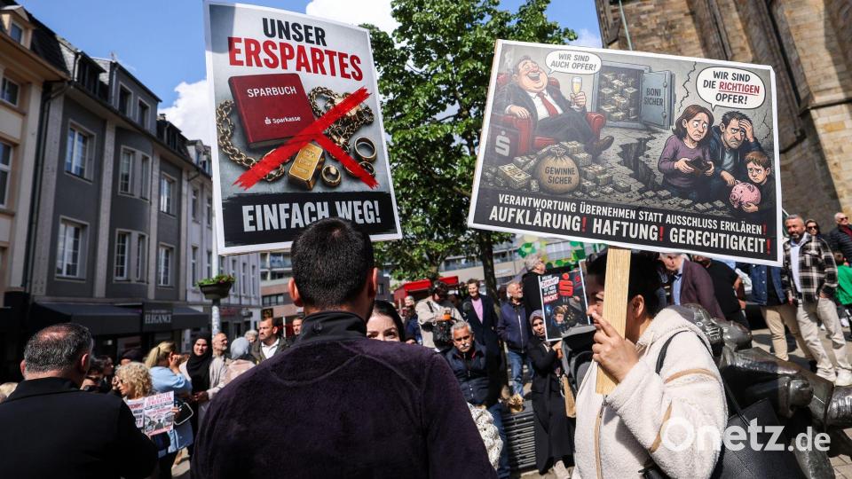 Rechtsstreitigkeiten zwischen Geschädigten und Sparkasse dürften sich lange hinziehen. (Archivbild) Bild: Christoph Reichwein/dpa