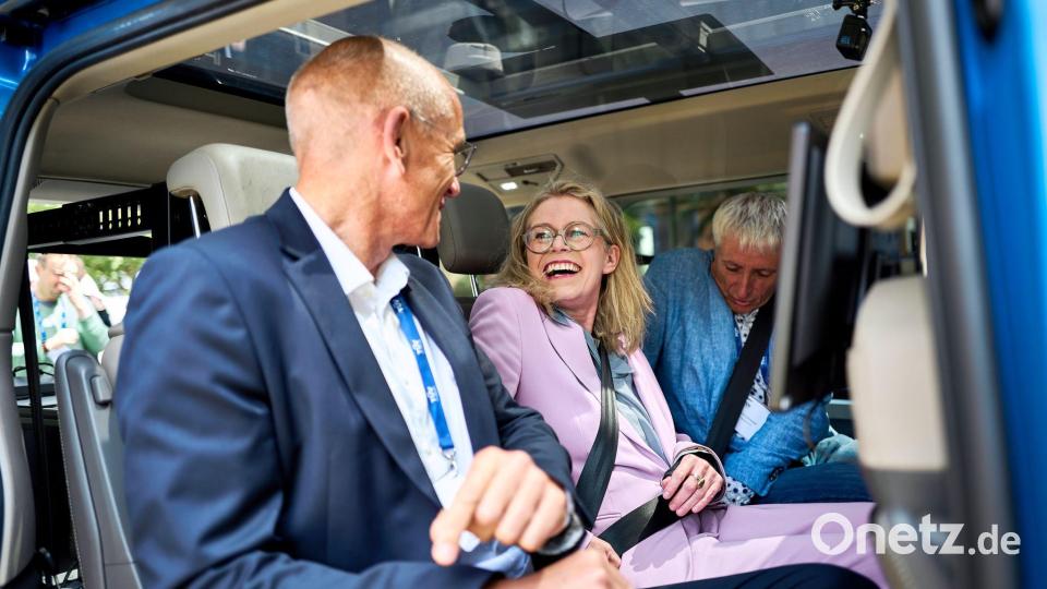 Berlins Verkehrssenatorin Ute Bonde setzt auf autonomes Fahren und hofft auch einen raschen Einsatz fahrerloser Shuttle im Stadtverkehr. Bild: Michael Ukas/dpa