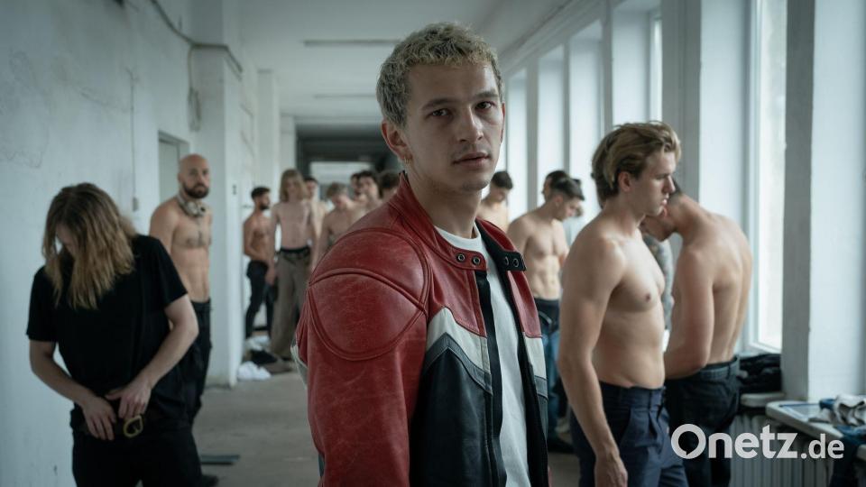 Die Serie von Karol Klementowicz erhielt im März in Lille beim internationalen Festival Series Mania den prestigeträchtigen Grand Prix. Hier eine Szene mit Filip (Ignacy Liss) bei einem Model-Casting. Bild: --/HBO Max/dpa