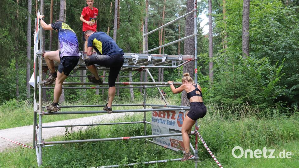 Über 30 Hindernisse warten auf über 600 Teilnehmer des 10 Kilometer langen Rats-Runners-Hindernislaufes am Sonntag, 21. Juni, beim SV Loderhof. Archivbild: Heidi Franitza