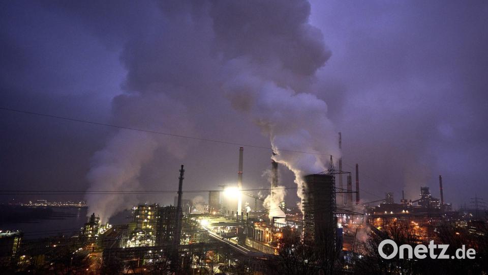 Die deutsche Wirtschaft bekommt die Folgen des Iran-Kriegs zu spüren. (Symbolbild) Bild: Bernd Thissen/dpa