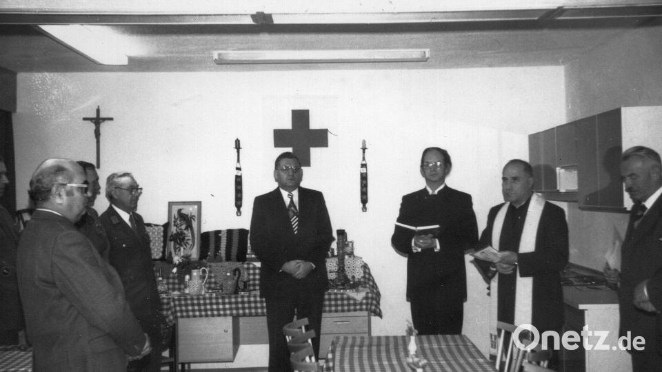 Das Rot-Kreuz-Heim in der Grund- und Mittelschule erhielt 1976 den kirchlichen Segen beider Konfessionen. Archivbild: Gudrun Arnold - BRK Wiesau