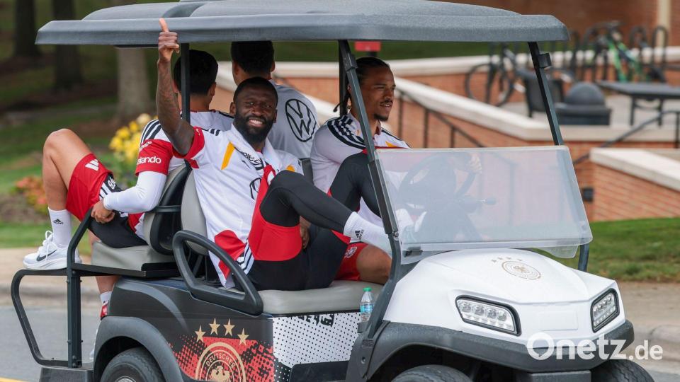 Wohin führt die wilde WM-Fahrt mit der ewigen Turnier-Verheißung Leroy Sané am Steuer? Bild: Jan Woitas/dpa