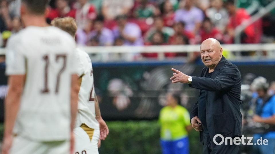 Miroslav Koubek ist der zweitälteste Coach bei dieser WM. Bild: Matias Delacroix/AP/dpa