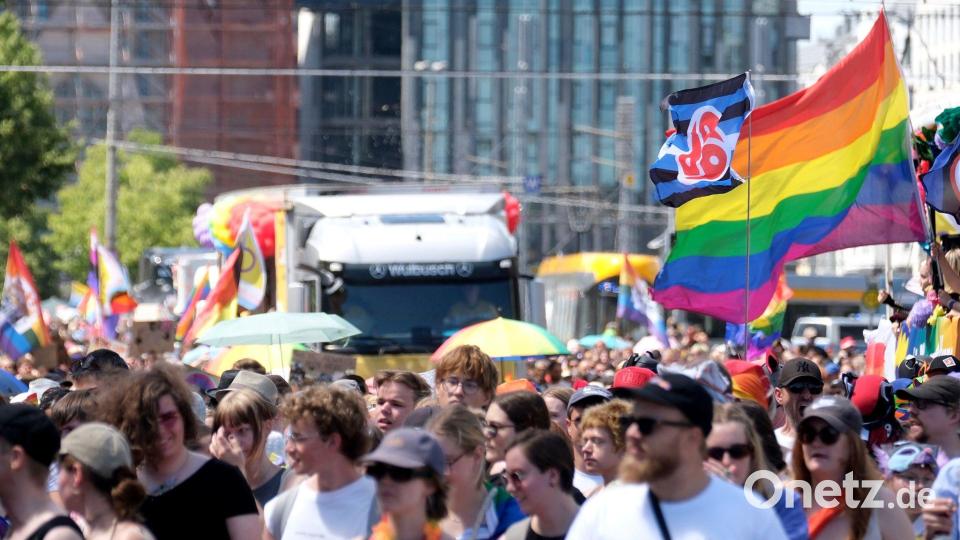 Umzug zum Christopher Street Day in Leipzig. (Archivbild) Bild: Sebastian Willnow/dpa