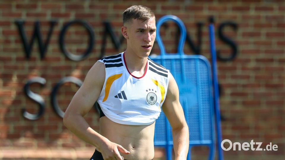 Alle Spieler sind bereit für Curaçao, auch Nico Schlotterbeck. Bild: Jan Woitas/dpa