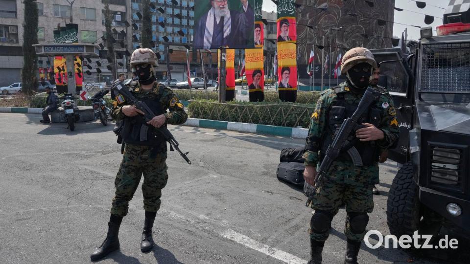 Die Sicherheitskräfte im Iran spielen eine gewichtige Rolle bei der Machtverteilung. (Archivbild) Bild: Vahid Salemi/AP/dpa