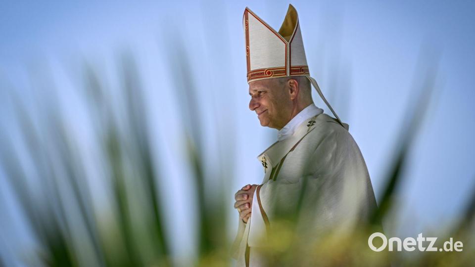 Papst Leo XIV. hält im Hafen von Santa Cruz de Tenerife auf den Kanarischen Inseln eine Heilige Messe. Bild: Vatican Media/IPA via ZUMA Press/dpa