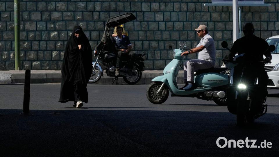 In Irans Hauptstadt Teheran geht während der Verhandlungen das Leben weiter. Bild: Vahid Salemi/AP/dpa