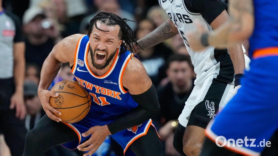 Jalen Brunson und die Knicks hatten wieder keine gute erste Halbzeit und kamen dann zurück ins Spiel. Bild: Ross D. Franklin/AP/dpa