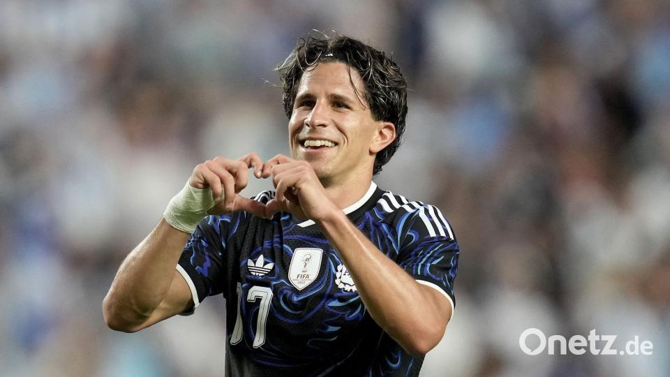 Herzlichen Glückwunsch, Giuliano Simeone: Harald Glööckler gefallen die argentinischen Auswärtstrikots sehr. (Archivfoto) Bild: Sam Craft/AP/dpa