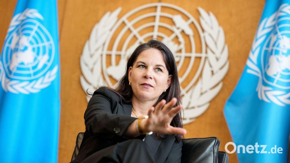 Annalena Baerbock kritisiert die FIFA. Bild: Michael Kappeler/dpa