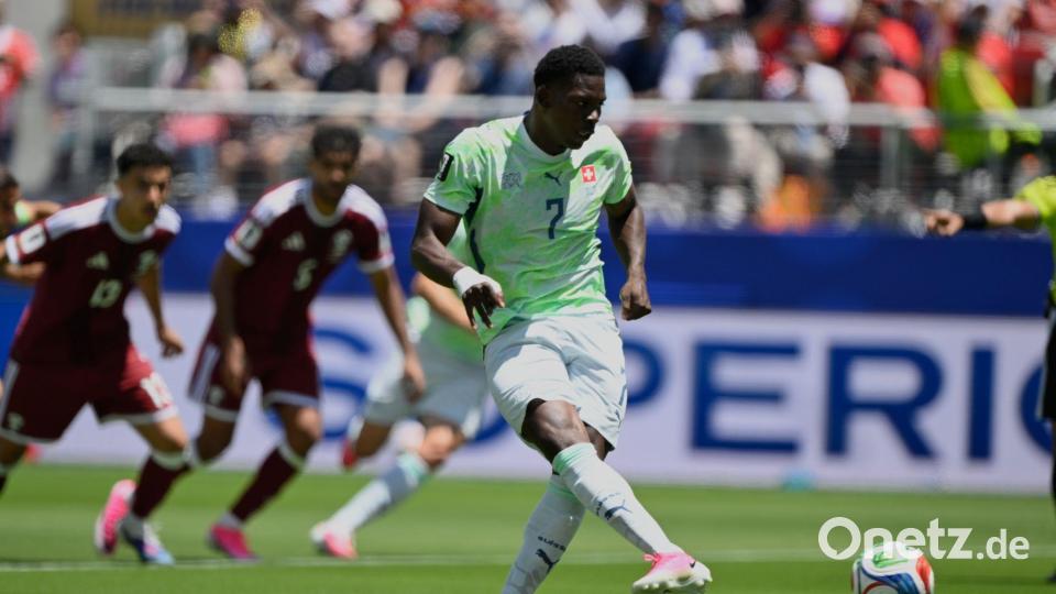Embolo zeigte beim 1:0 keine Nerven. Bild: Eakin Howard/AP/dpa