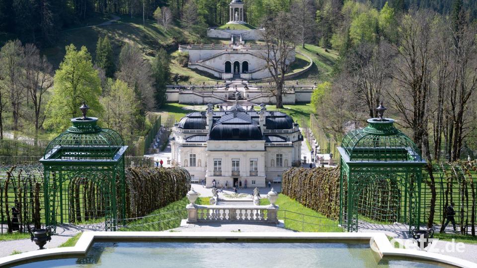 Schloss Linderhof zählt wie andere Schlösser Ludwigs zum Welterbe. (Archivbild) Bild: Sven Hoppe/dpa