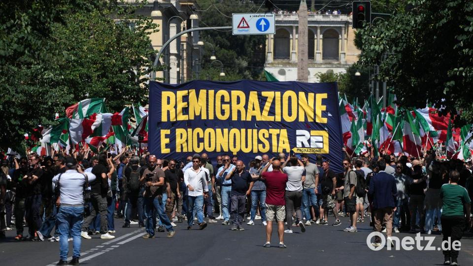 Eine von rechtsextremen Gruppen organisierte Demonstration findet in Rom statt. Bild: Gregorio Borgia/AP/dpa