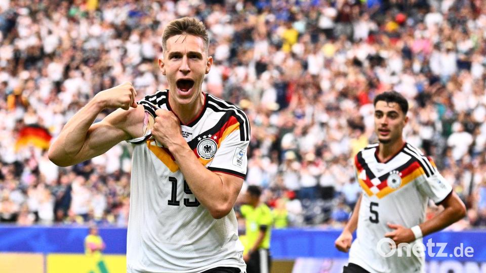 Nico Schlotterbeck mit gewohnter Jubel-Pose. Bild: Tom Weller/dpa