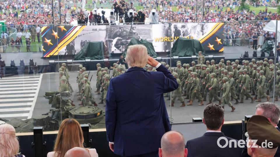 An seinem 79. Geburtstag verfolgte Trump eine Militärparade in Washington. (Archivbild) Bild: Doug Mills/Pool The New York Times/AP/dpa