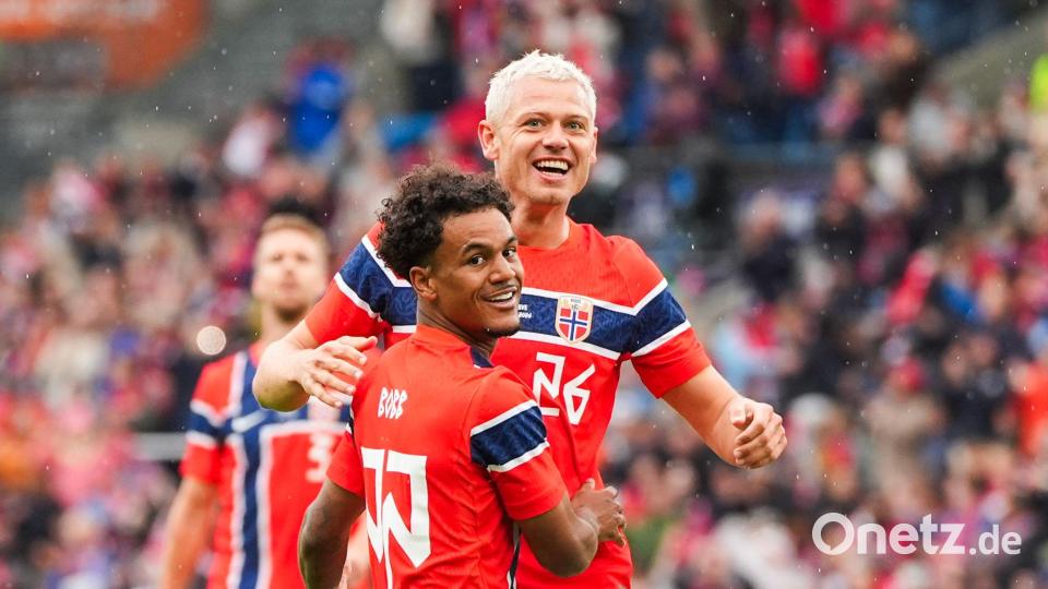 Bundesliga-Duo: Leipzigs Antonio Nusa (l.) und Dortmunds Julian Ryerson. (Archivbild) Bild: Lise Åserud/NTB/dpa