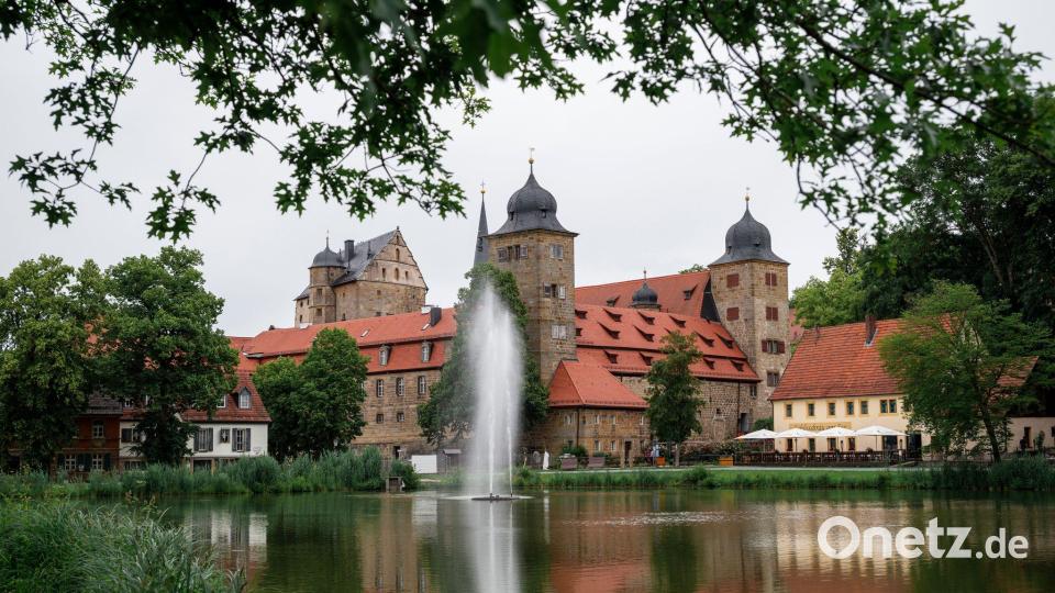 Auf Schloss Thurnau fand der Ehrenabend des Bezirks Oberfranken statt. (Archivbild) Bild: Daniel Vogl/dpa