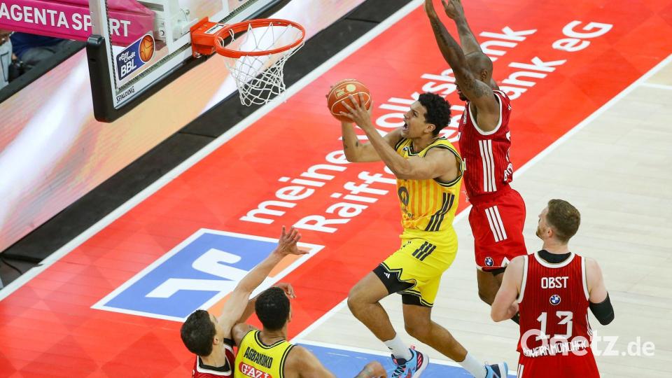 Der einstige Münchner Jugendspieler Michael Rataj im Finale gegen sein Ex-Team. Bild: Matthias Stickel/dpa