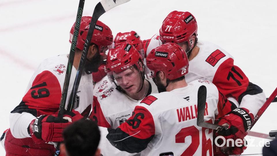 Die Carolina Hurricanes haben zum zweiten Mal den Stanley Cup gewonnen. Bild: Candice Ward/FR172212 AP/AP/dpa