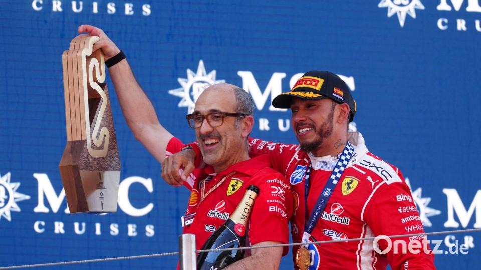Lewis Hamilton (r) und sein Renningenieur Carlo Santo haben den Ferrari-Aufschwung organisiert. Bild: David Davies/PA Wire/dpa