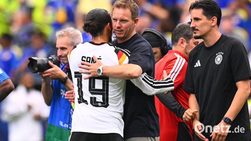 Bundestrainer Julian Nagelsmann hält zu Leroy Sané. Bild: Tom Weller/dpa