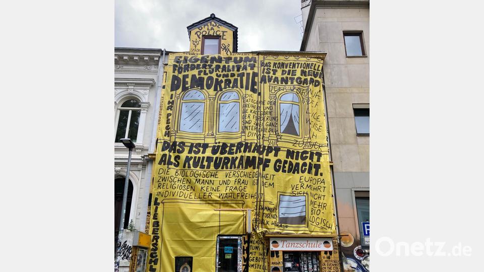 Der Künstler Sönke Lühring gestaltete die Fassade. Bild: Mirjam Uhrich/dpa