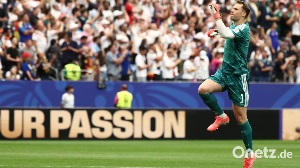 Manuel Neuer analysiert den klaren Startsieg der Fußball-Nationalmannschaft. Bild: Christian Charisius/dpa