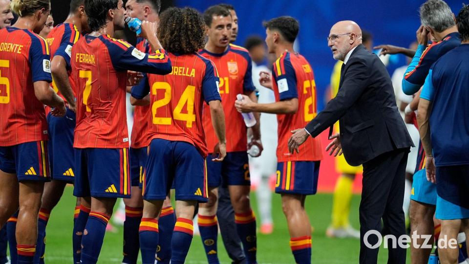 Es gab Redebedarf beim spanischen Nationaltrainer. Bild: Mike Stewart/AP/dpa