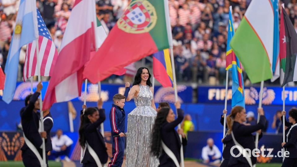 Sängerin Katy Perry war am Freitag beim Spiel der USA gegen Paraguay in Los Angeles aufgetreten. Bild: Mark J. Terrill/AP/dpa