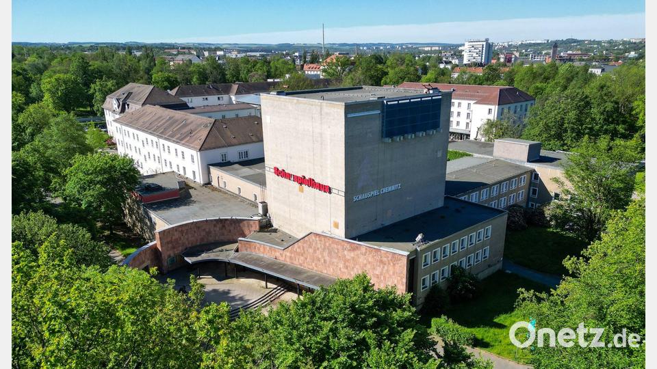 Das verwaiste Chemnitzer Schauspielhaus wird beim Kunstfestival „Begehungen“ zu einer temporären Galerie für zeitgenössische Kunst (Archivbild) Bild: Jan Woitas/dpa