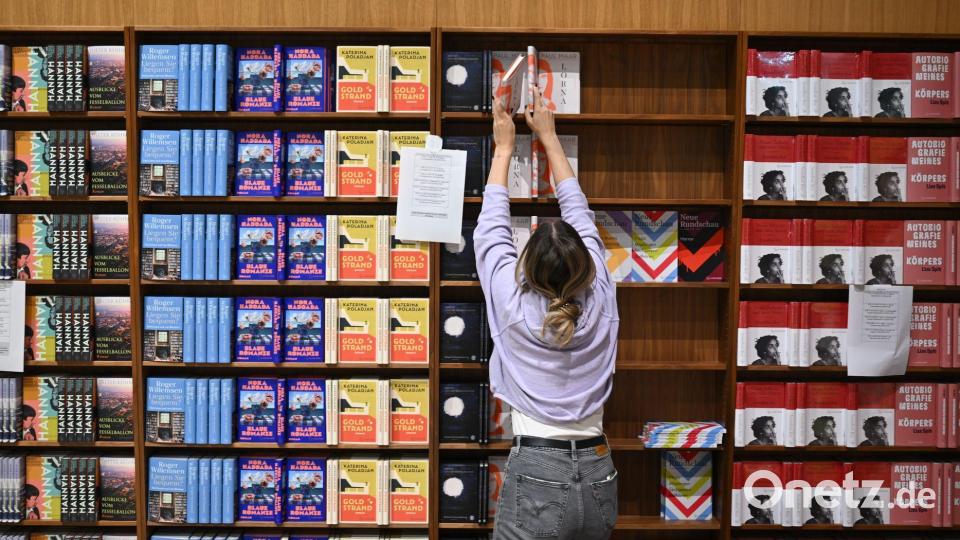 Die S. Fischer Verlage sind auf der Frankfurter Buchmesse stark präsent. (Archivbild) Bild: Arne Dedert/dpa
