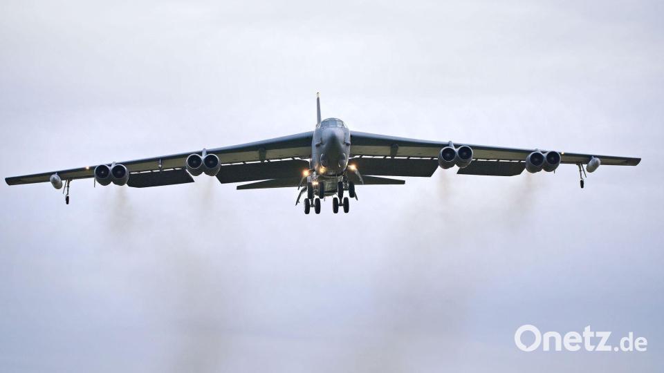 B-52-Bomer stürzt in Kalifornien ab. (Symbolbild) Bild: Ben Birchall/PA Wire/dpa