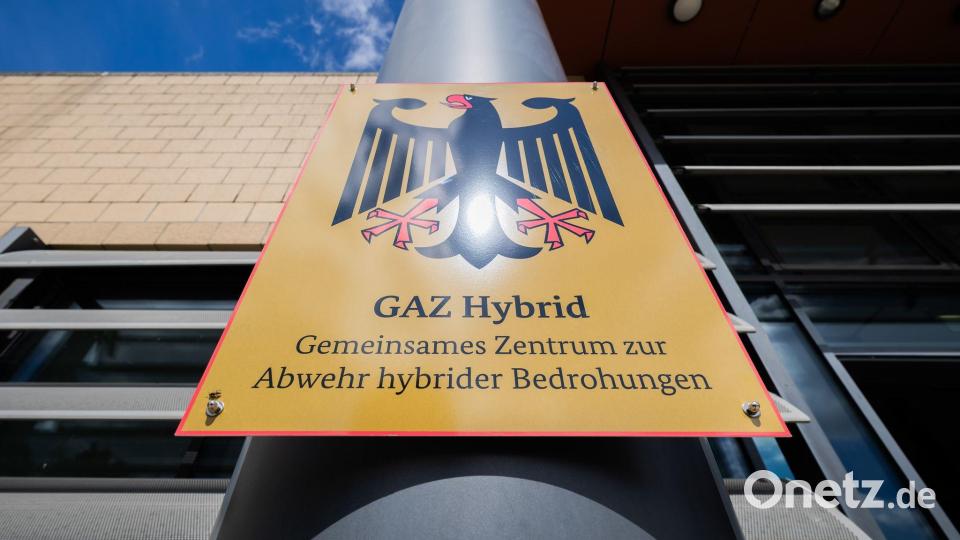 Offiziell eingeweiht wurde das GAZ Hybrid von Bundesinnenminister Alexander Dobrindt (CSU). Bild: Christoph Soeder/dpa