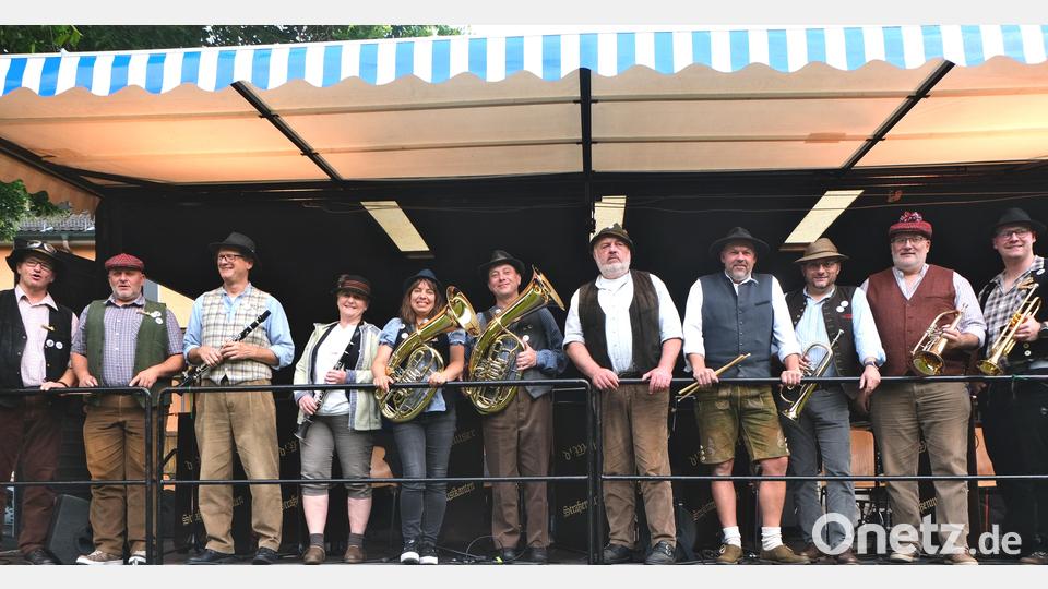 Die Nachbarn aus Waidhaus durften wieder kräftigen Beifall für ihren Auftritt bei der Sommerserenade in der Mühlpaint mit nach Hause nehmen. Bild: Fred Lehner