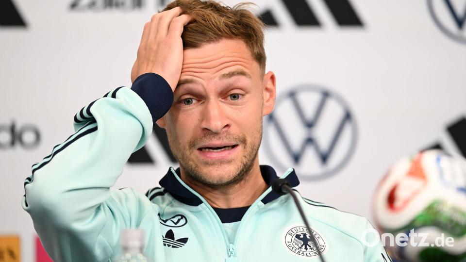 Joshua Kimmich erzählt im DFB-Camp vom Telefonat mit Bundeskanzler Merz. Bild: Federico Gambarini/dpa