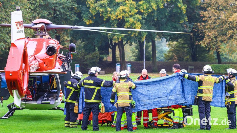 Nach der Attacke war ein Rettungshubschrauber im Einsatz. (Archivbild) Bild: Alex Talash/dpa