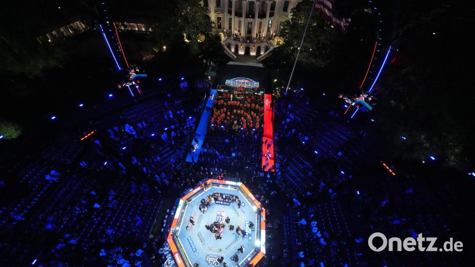 Bei der Veranstaltung traten Topstars der Profiliga Ultimate Fighting Championship (UFC) in einer eigens errichteten Arena gegeneinander an. Bild: Alex Brandon/AP Pool/dpa