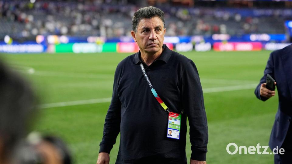 Trainer Ghalenoei findet, seine Mannschaft wird bei der WM unterdrückt. Bild: Mark J. Terrill/AP/dpa