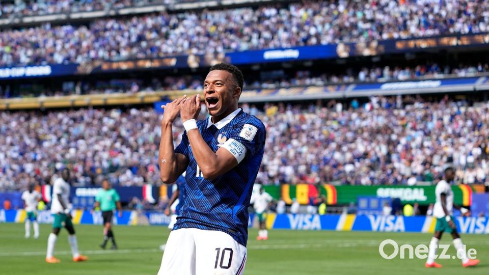 Der Topstar unter den vielen Stars der Franzosen: Kylian Mbappé. Bild: Frank Franklin II/AP/dpa