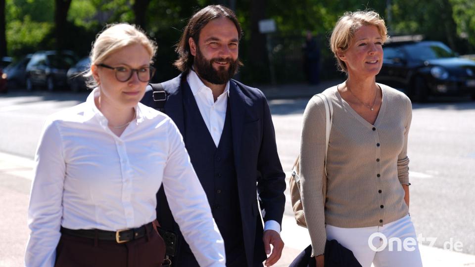 Christina Block und ihre Verteidiger in einer Prozesspause. Bild: Marcus Brandt/dpa