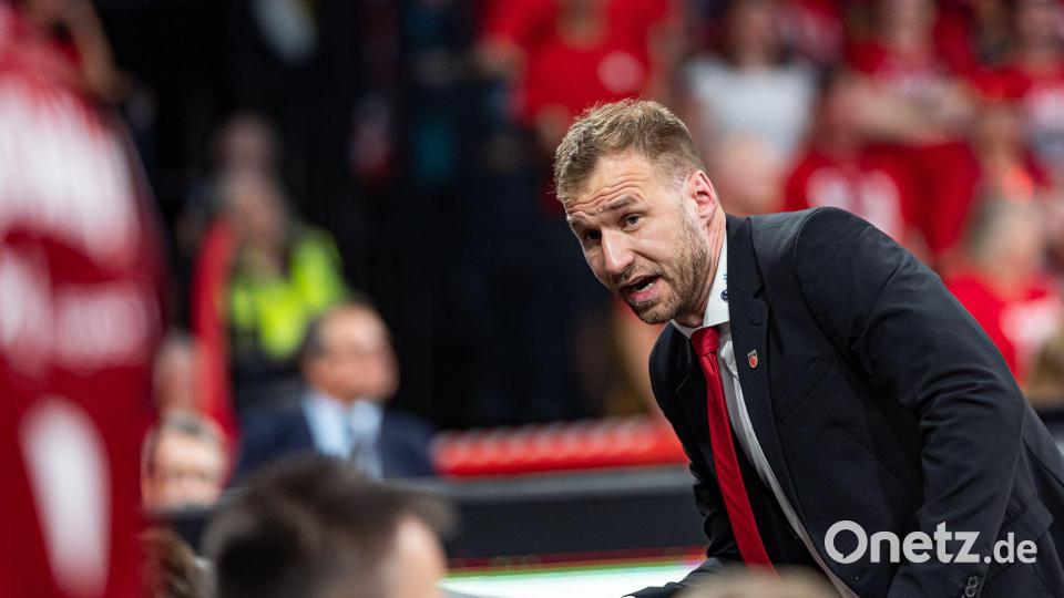 Will offenbar zum FC Bayern: Trainer Gavel. (Archivbild) Bild: Daniel Löb/dpa
