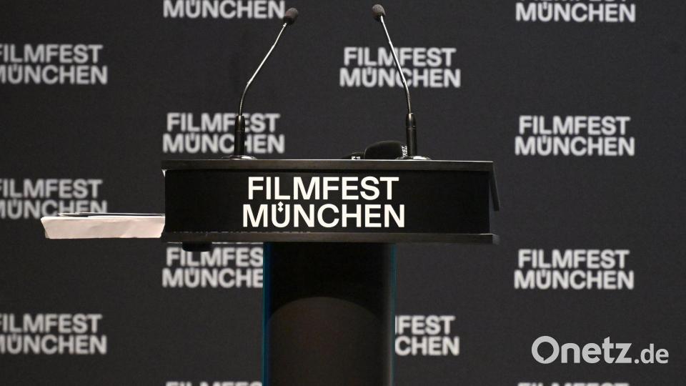 Traditionell bietet das Festival auch zahlreiche Gesprächsrunden mit Filmschaffenden. (Archivbild) Bild: Felix Hörhager/dpa