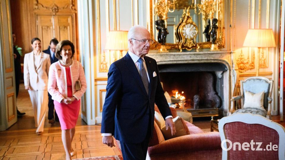 Königin Silvia (3. von links) stärkt ihrem Mann (rechts) stets den Rücken. (Archivbild) Bild: Bernd von Jutrczenka/dpa
