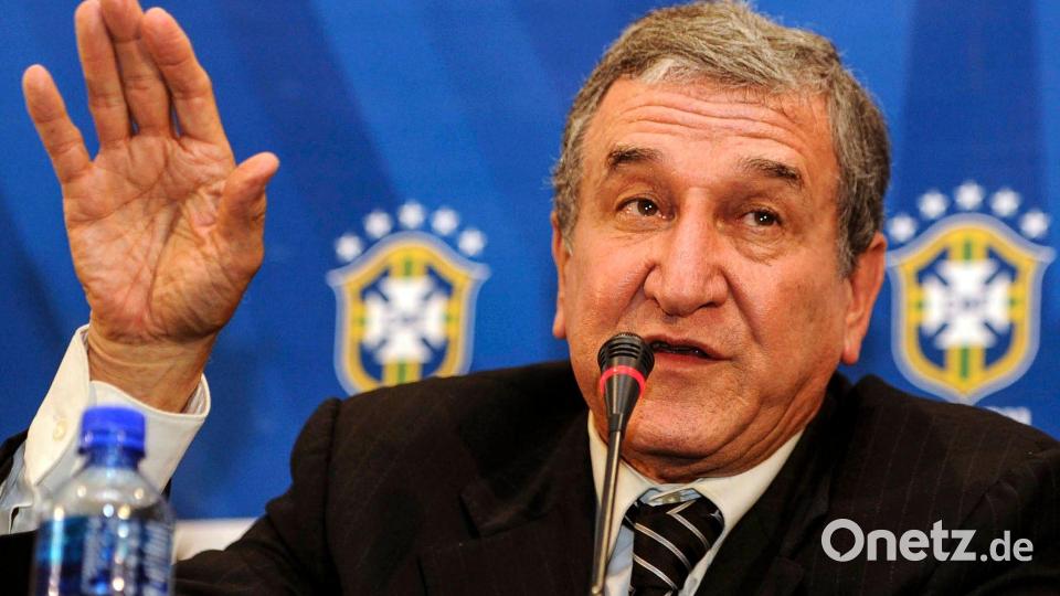 Carlos Alberto Parreira musste ins Krankenhaus. (Archivbild) Bild: Stringer/dpa