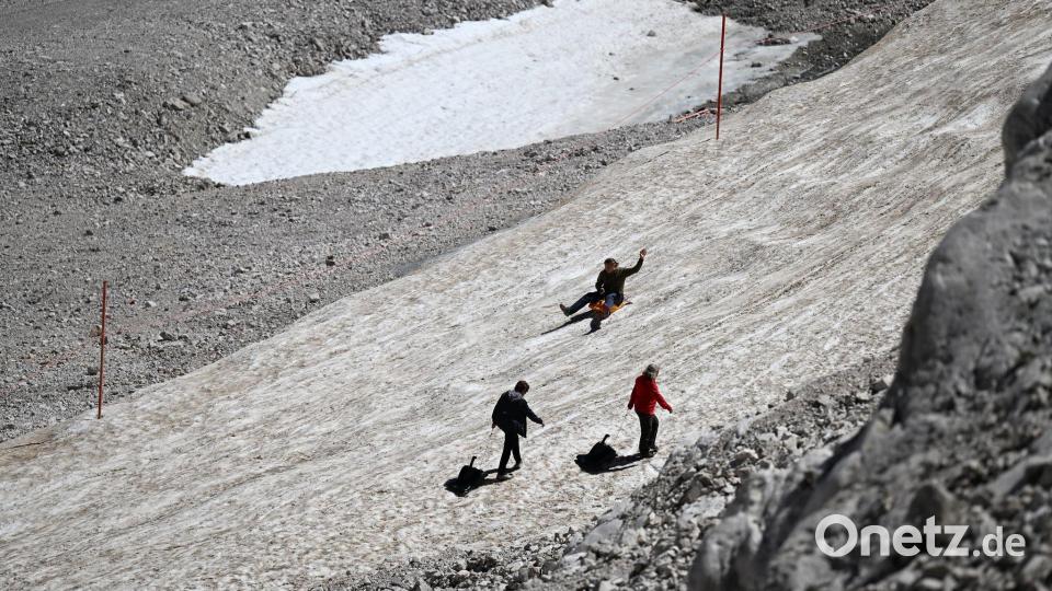 Rodeln an der Zugspitze soll bequemer werden. (Archivbild) Bild: Angelika Warmuth/dpa