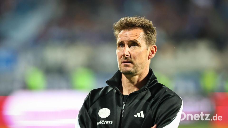 Klose darf sich über einen neuen Spieler freuen. (Archivbild) Bild: Daniel Karmann/dpa