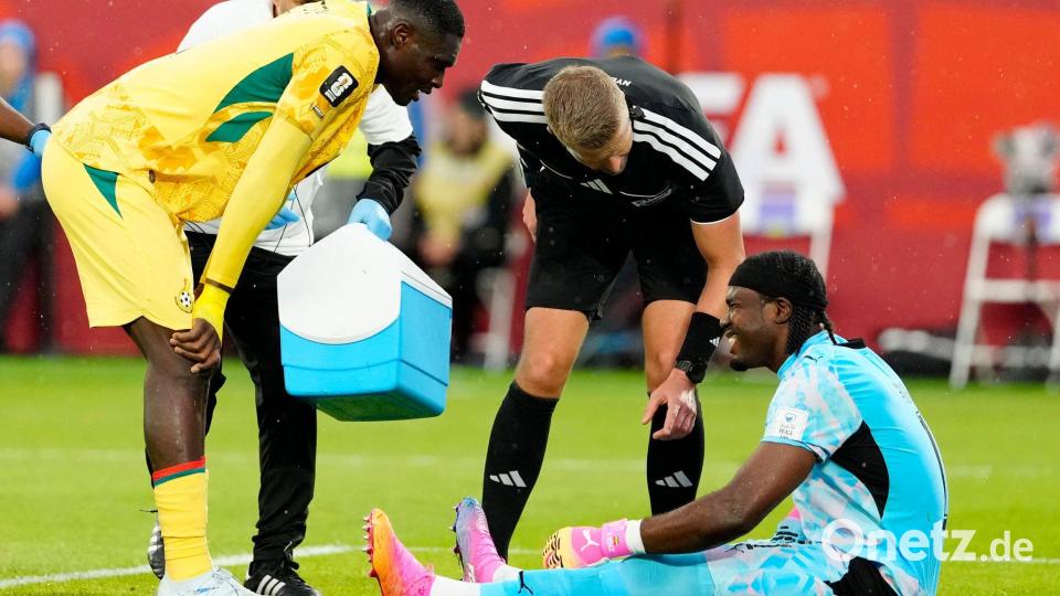 Musste in der Halbzeit ausgewechselt werden: Ghanas Torwart Lawrence Ati-Zigi. Bild: Frank Gunn/The Canadian Press/AP/dpa